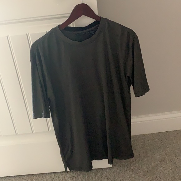 5 shirtsleeved T-Shirts - Picture 3 of 6